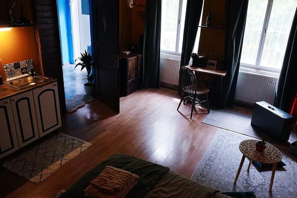 Sahara Studio With Shared Bathroom In City Centre Bratislava Exterior foto