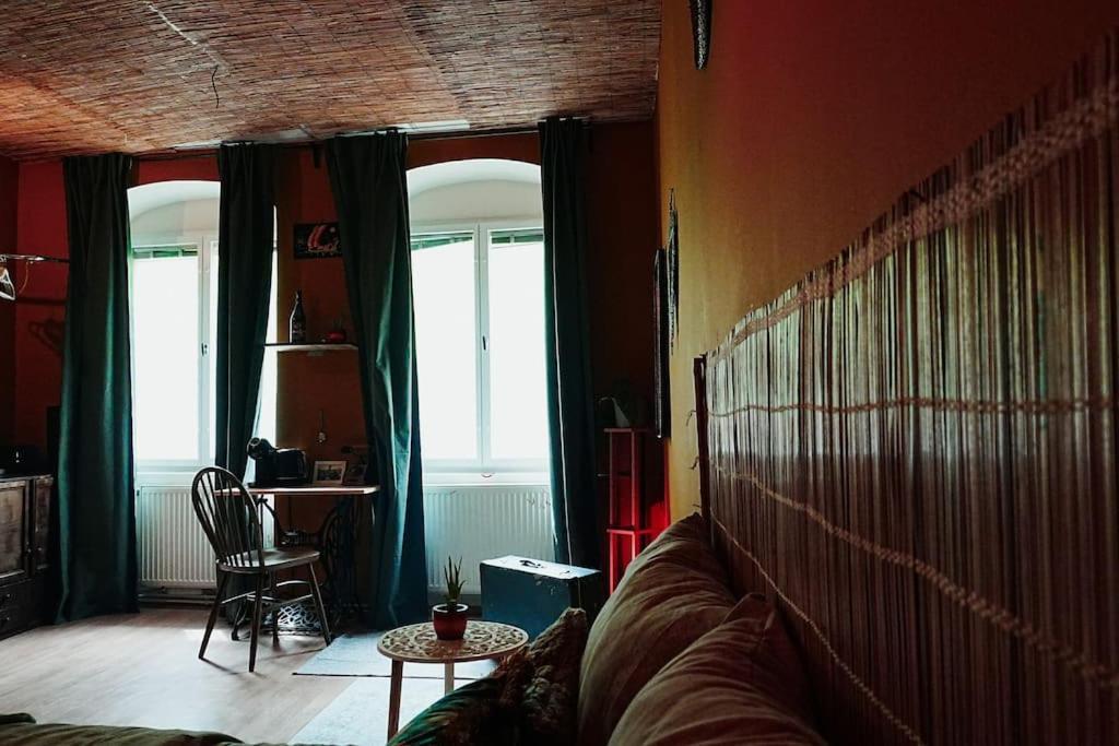 Sahara Studio With Shared Bathroom In City Centre Bratislava Exterior foto